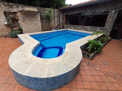 Alquilo Departamento tipo Casa Compartida con Piscina Barrio Nazareth