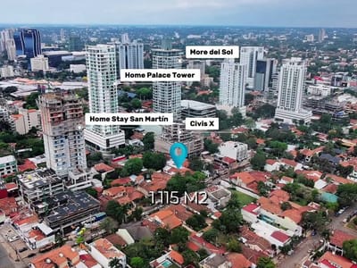 Una ubicación estratégica para construir presencia

.

Todo gran proyecto comienza con el lugar correcto.

Terreno de 1.115 m² en Manorá, ubicado sobre la calle San Benigno, a solo dos cuadras del Shopping del Sol y próximo al principal eje corporativo de