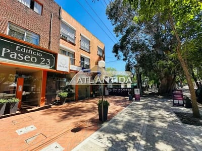 Apartamento En Alquiler Anual, Ubicado En Pleno Centro De Atlántida, 2 Dorm, 1 Baño. Inm Atlántida.