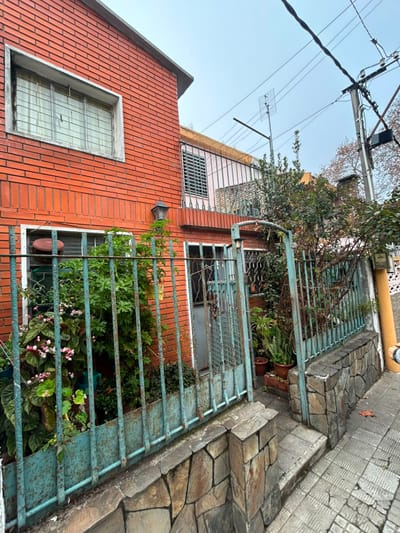 Apartamento duplex en venta de 2 dormitorios con terraza en Reducto posibilidad de financiacion propia