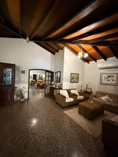 Residencia Venta Mcal Estigarribia 910m2 375m2 3 Dorm Piscina Quincho
