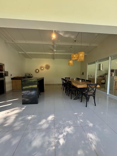 Casa en venta - San Bernardino - 5 dormitorios Amoblada 