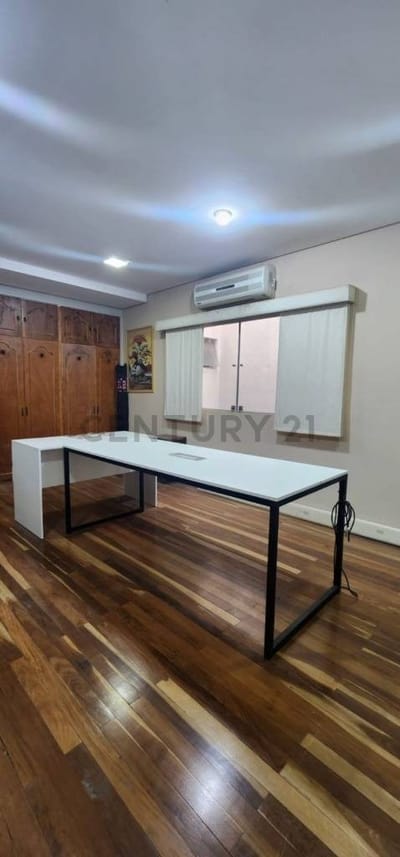 EN VENTA AMPLIA RESIDENCIA FAMILIAR
