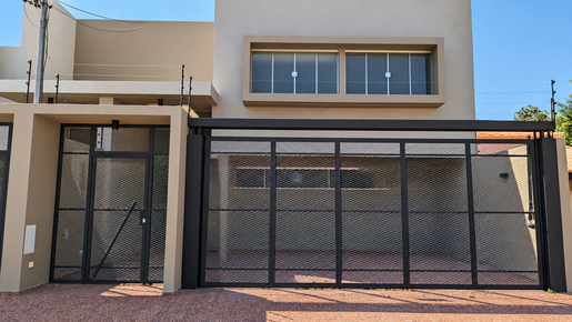 Exclusivo Dúplex en Venta en Luque, Barrio Villa Adela: A metros del Bourbon