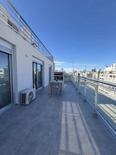 ALQUILER EN CORDON, PENTHOUSE DE 1 DORMITORIO, TERRAZA CON PARRILLERO, PORTERIA, GARAJE INCLUIDO
