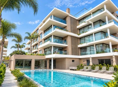 BARRIO PARQUES - EDIFICIO ALIVE - ALQUILER APARTAMENTO - 2 DORMITORIO CON JARDIN de 62 mts con PARRILLERO