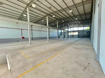 En Alquiler Depósito de 1.500 m2 en Asunción A482