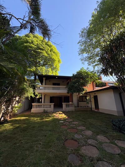 ALQUILO CASONA VINTAGE IMPECABLE EN LOS LAURELES