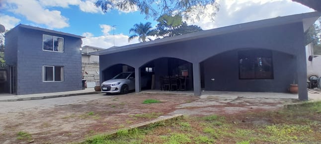 MODERNA CASA Y APTO A METROS DEL SOLIS