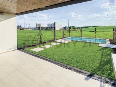 EN VENTA Townhouse de 4 Dormitorios en Highlands - San Bernardino