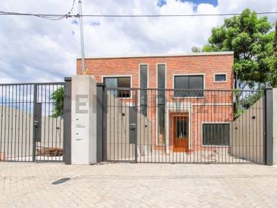 VENDO DUPLEX EN POZO EN IASUNCION - ITA ENRAMADA