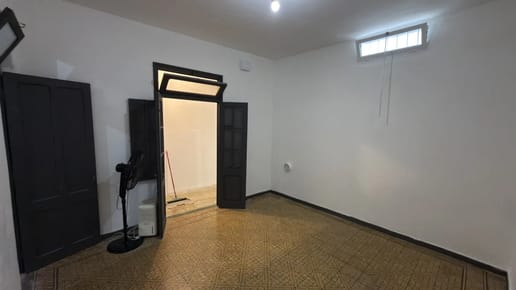ALQUILER | Casa remodelada de 2 dormitorios con patio