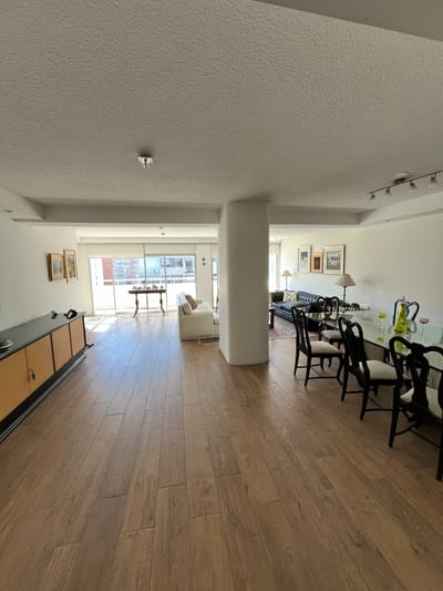 VENTA APARTAMENTO POCITOS 2 DORMITORIOS SERVICIO COMPLETO  ESTAR DIARIO  GARAJE FIJO , TERRAZAS.MUY BUENO!