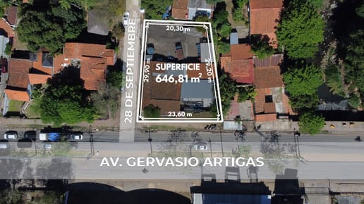 VENTA DE PROPIEDAD UBICADA EN ESQUINA SOBRE GRAL. ARTIGAS