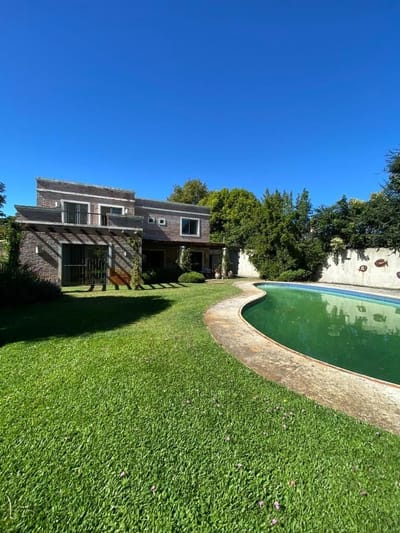 Casa en venta de 4 dormitorios y 3 baños en Carrasco Sur, Montevideo