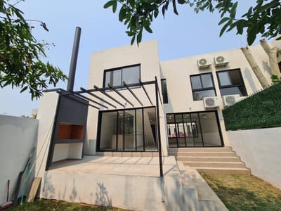 OFERTA IMPERDIBLE DUPLEX EN LAMBARE - ZONA MUNICIPALIDAD 