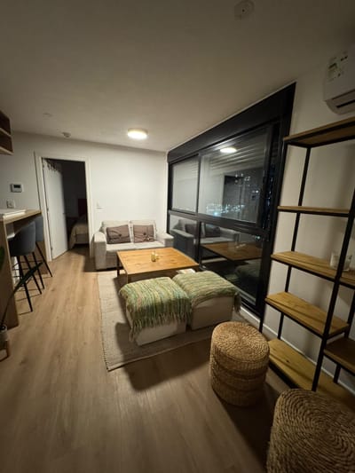 Luminoso apartamento amoblado, orientación Norte