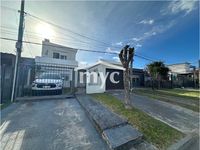 Hermosa residencia con piscina y barbacoa – Pando