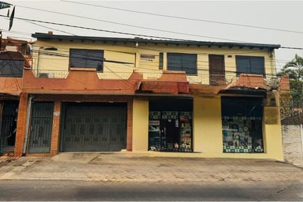 Amplia casa en venta