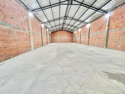 En Venta Depósito en Limpio, Zona Abasto Norte V142
