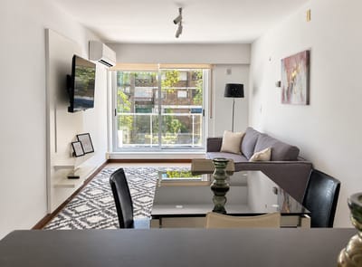 POCITOS ALQUILER APARTAMENTO 2 DORMITORIOS CON MUEBLES Y PATIO CON PARRILLERO
