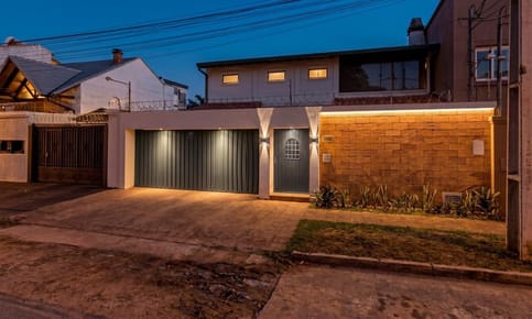 EN ALQUILER HERMOSA CASA EN BARRIO MBURUCUYÁ - 3000 USD