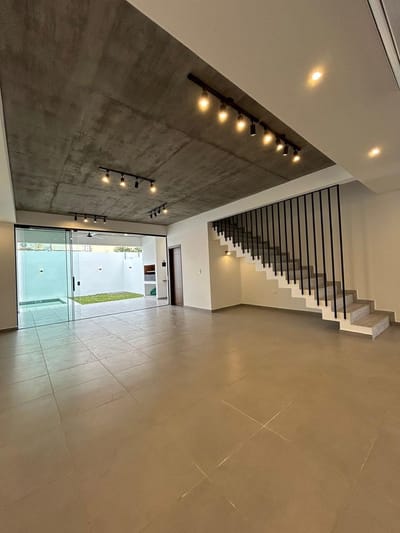 ALQUILO DUPLEX CON PISCINA EN LUQUE ZONA PLAZA MADERO, CONMEBOL