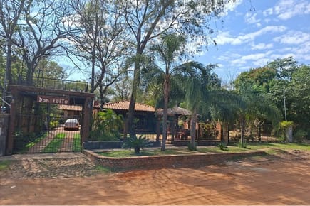 ¡Casa de Ensueño en Altos con Vista al Lago!