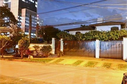 VENDO CASA EN ESQUINA EN EL BARRIO MANORÁ