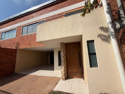 Barrio San Jorge - Dúplex de tres dormitorios en zona Colegio Goethe