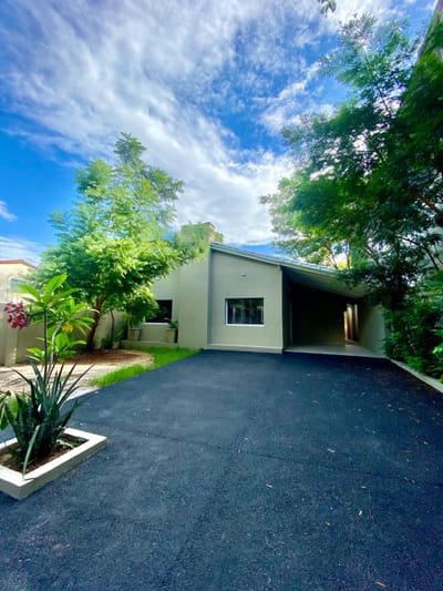 ALQUILO CASA EN LOS LAURELES PARA RESIDENCIA U OFICINA
