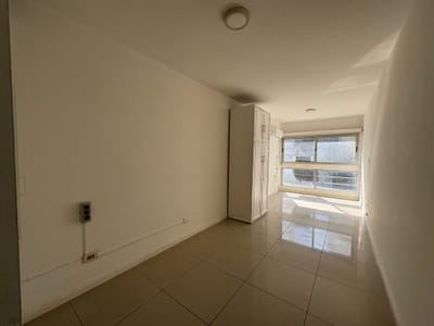 ALQUILER MONOAMBIENTE EN TRES CRUCES SOBRE 18 DE JULIO