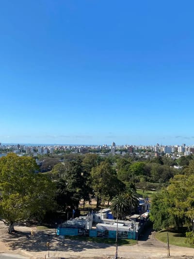 Apartamento de 3 dormitorios con garage y amplio balcón en Parque Batlle