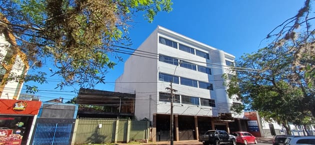 Alquilo oficinas corporativas en el centro de Encarnación - Desde 52 M2, desde Gs. 2.800.000