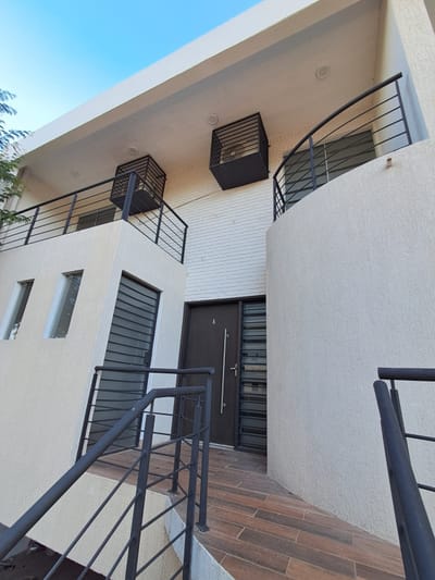 ALQUILO DUPLEX DE 3 DORMITORIOS BARRIO HERRERA