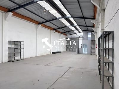 LOCAL COMERCIAL DE 270 M2 CON ENTRADA CAMIONES