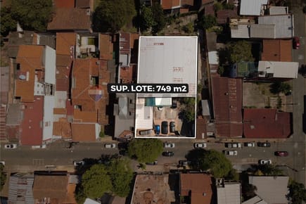VENDO - Propiedad de 795 m² | La Encarnación, Asu.

Propiedad con una superficie total de 795 m². Ubicada en el barrio La Encarnación, ciudad de Asunción.

???? Dimensiones:

37 m x 21,5 m.

✅ Precio de venta: 1.480.000.000 Gs.

https://maps.app.goo.gl/y3