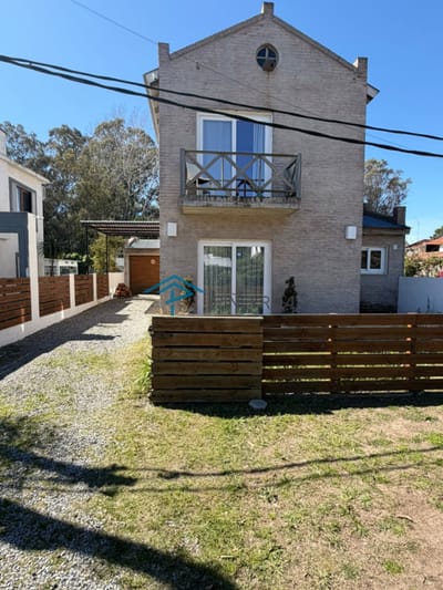 LAS MORAS CASA EN ALQUILER EN EL TESORO A POCOS METROS DE LA RUTA 10 4 DORM