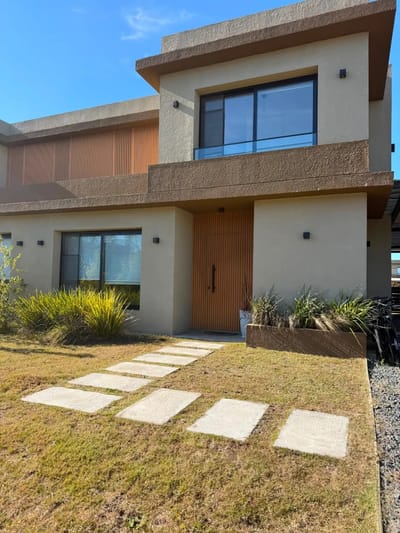 Casa en Venta y Alquiler en Pilar de Los Horneros