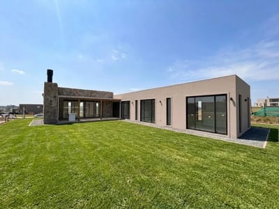 Espectacular casa a estrenar en venta en Cavas de la Tahona