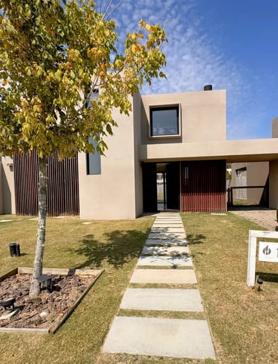 Casa en Alquiler en Huertas de Los Horneros 4 Dorms