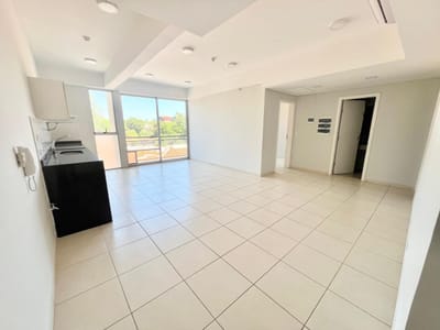 En Venta Amplio Departamento en Asunción V219