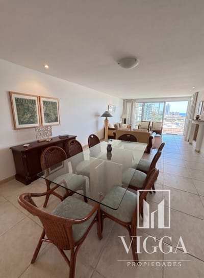 Apartamento en venta tres dormitorios Punta del Este