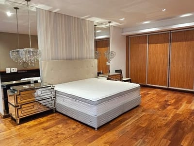 ALQUILO RESIDENCIA EXCLUSIVA DE 3 NIVELES EN VILLA MORRA