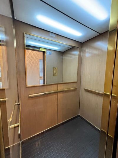 Lujoso Apartamento en venta c/ cochera en Montevideo en el buen Cordón