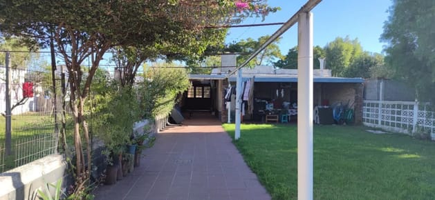 Casa en venta 3 dormitorios, 2 baños, fondo, gje- Bella Italia