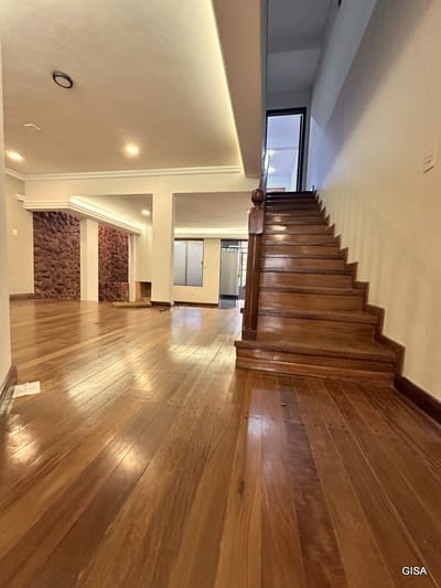 AMPLIO DUPLEX CON DEPARTAMENTO INDEPENDIENTE A30-02-32
