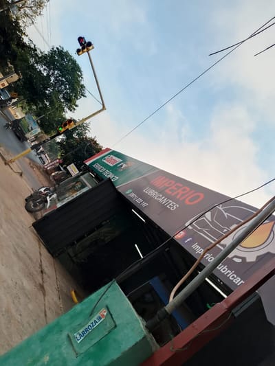 ¡Inversión Estratégica en Villa Elisa! Exclusivo Local Comercial en Esquina con Alto Potencial de Rentabilidad.