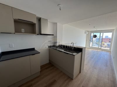 Alquiler Monoambiente Con Balcón En Ventura Sobre Monte Caseros Y Garibaldi. Inm Atlántida