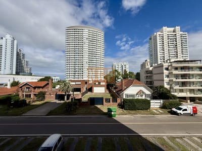 Apartamento en Venta en Edificio Cap Breton Playa Mansa, Punta del Este